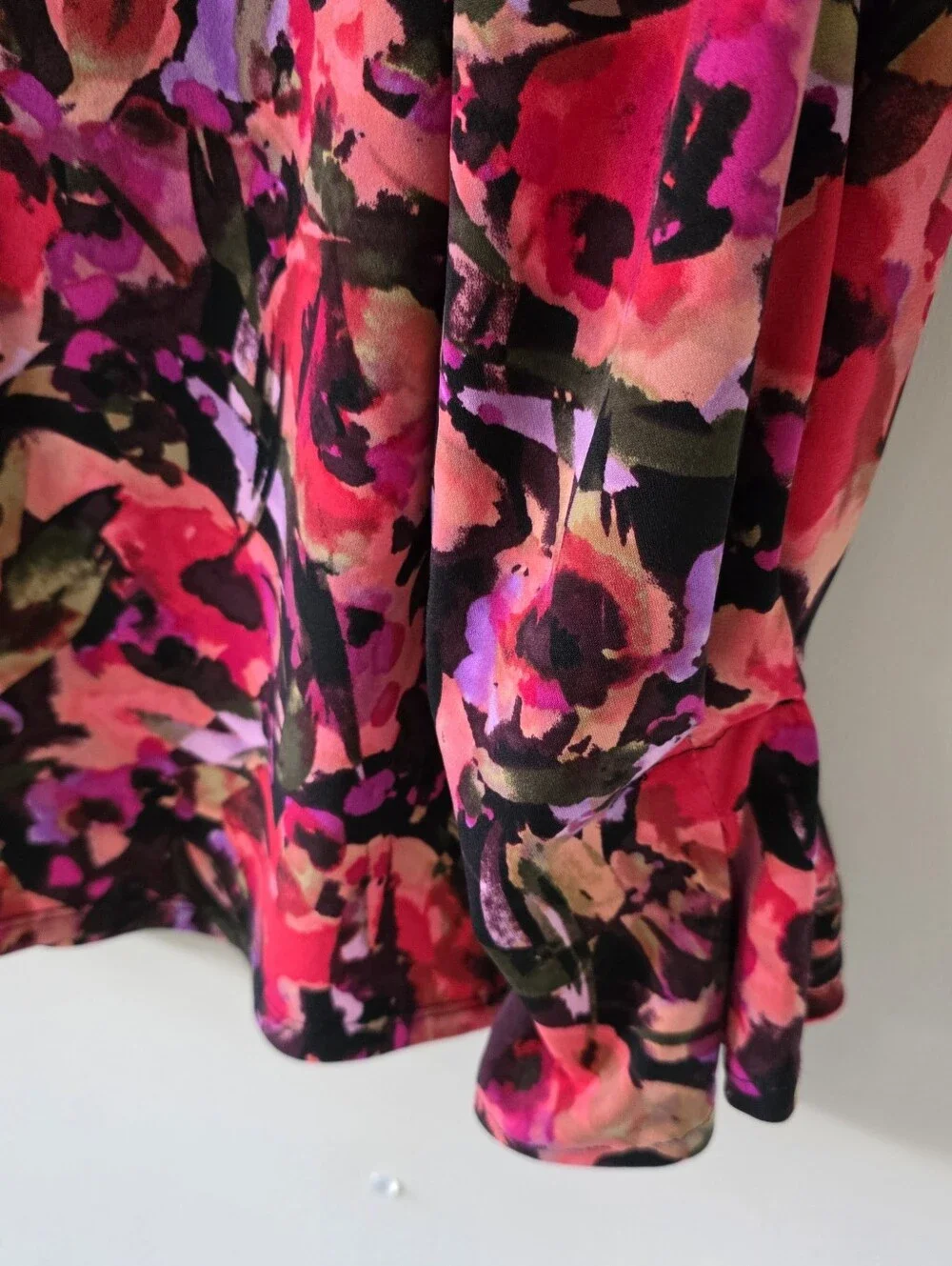 Laura XL Modern Contemporary Romantic Abstract Watercolour Floral Silky Knit Top - Picture 9 of 14